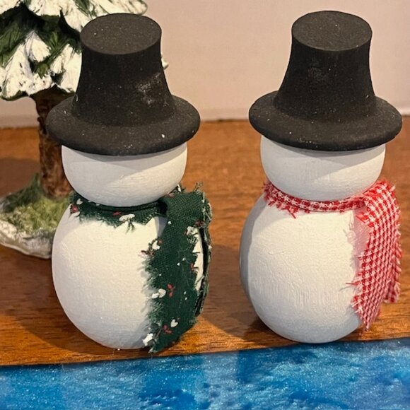 Dept 56 Village "Snowy Scotch Pines" and Extra Snowmen - Picture 13 of 15